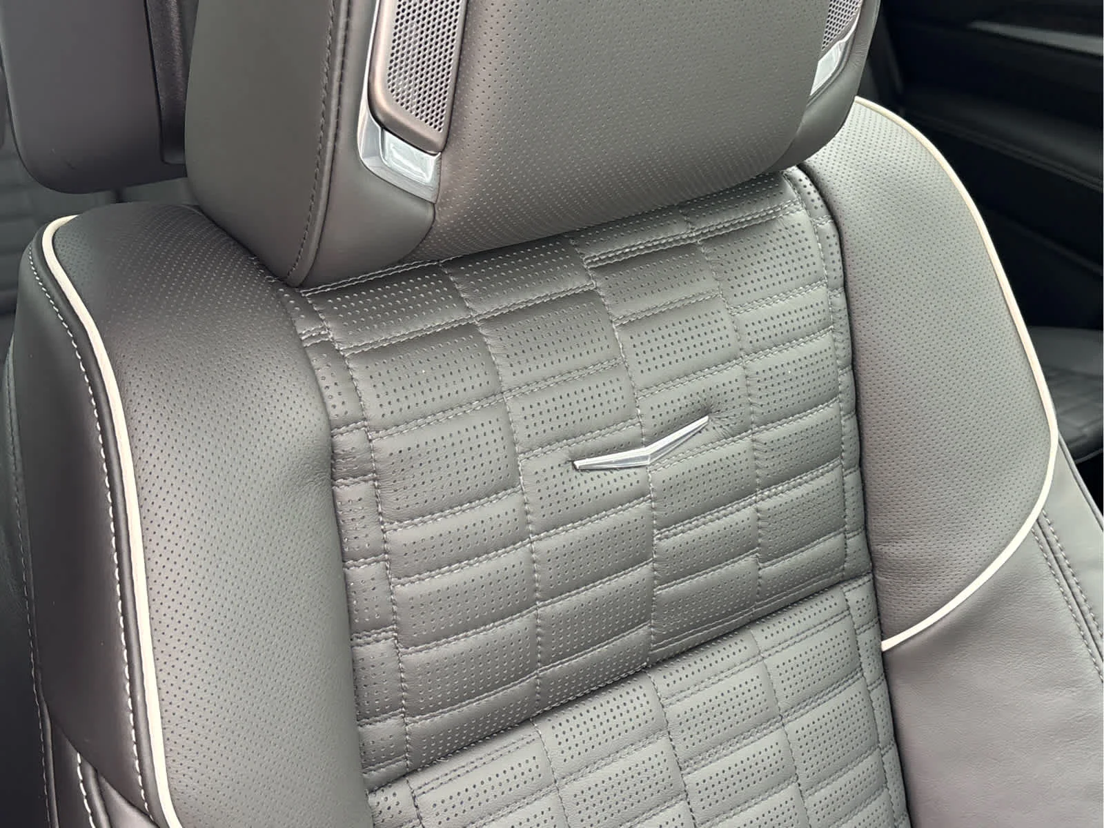 New 2026 Vibrant White Tricoat Cadillac Platinum Sport image 13