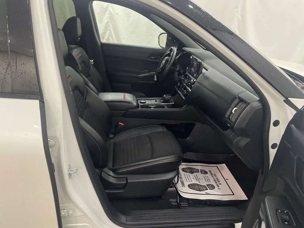 Used 2024 Pearl White Tricoat/Super Black Nissan Rock Creek image 22