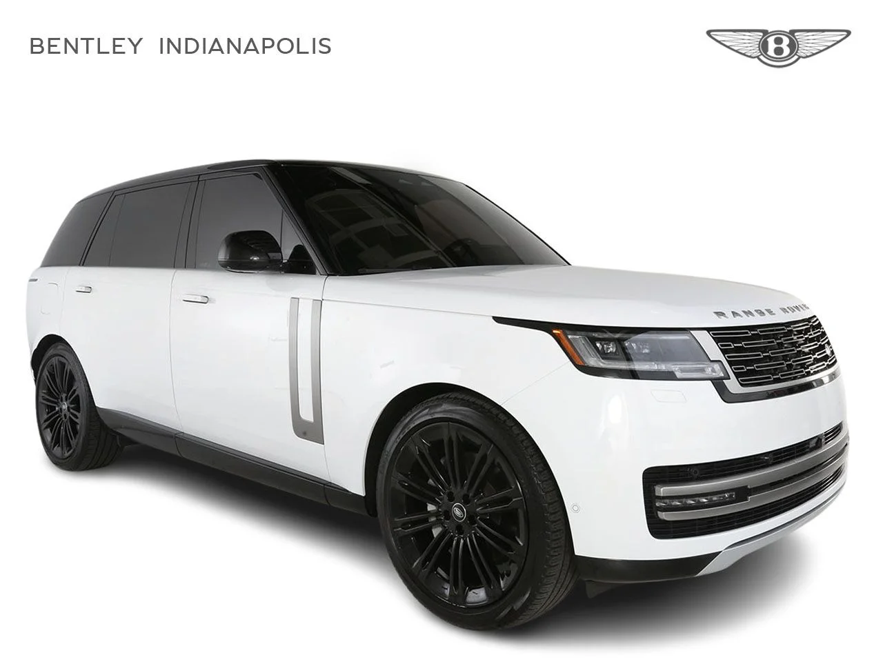 Used 2024 White Land Rover SE image 1