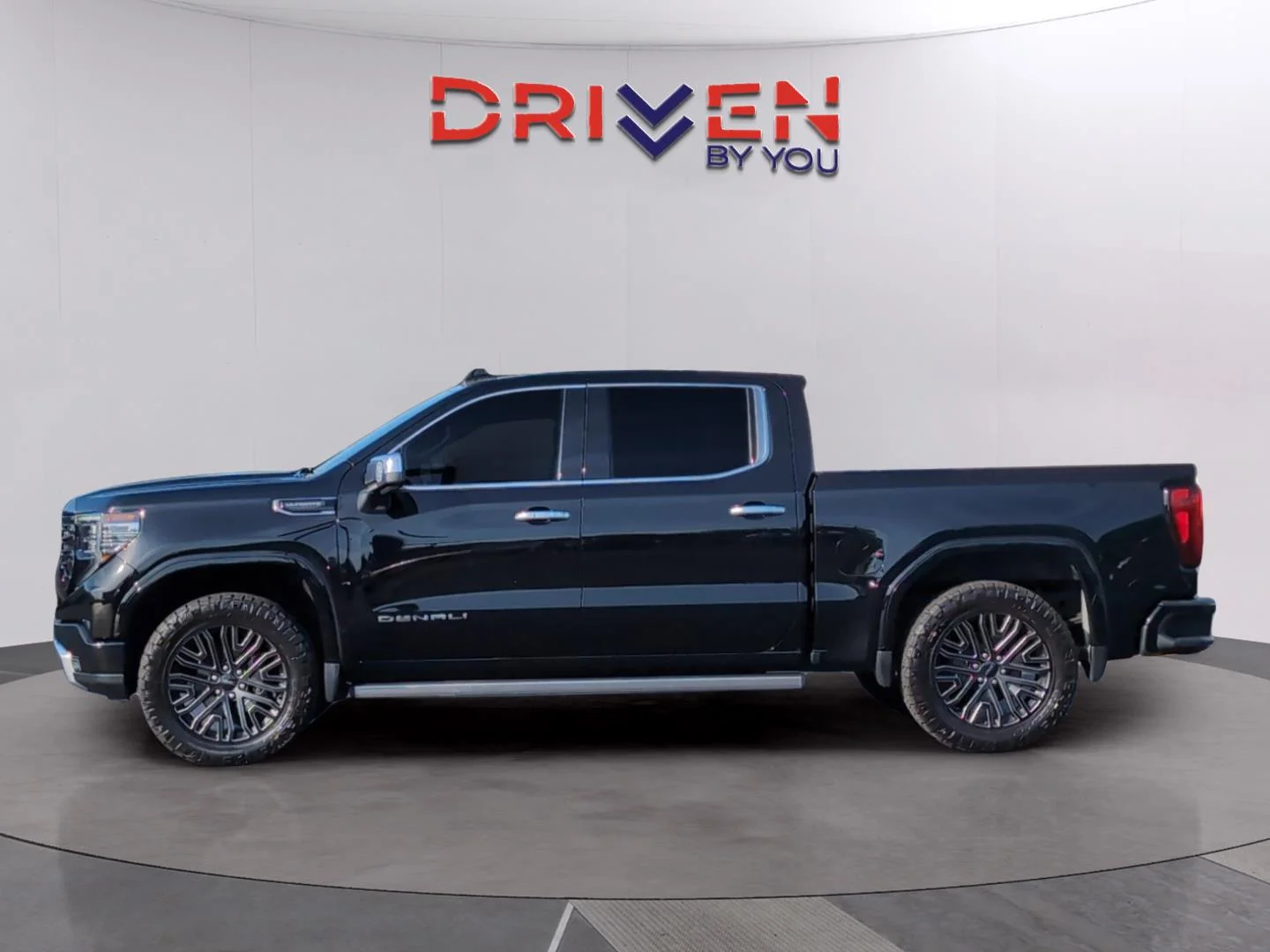 Used 2022 Onyx Black GMC Denali Ultimate image 2