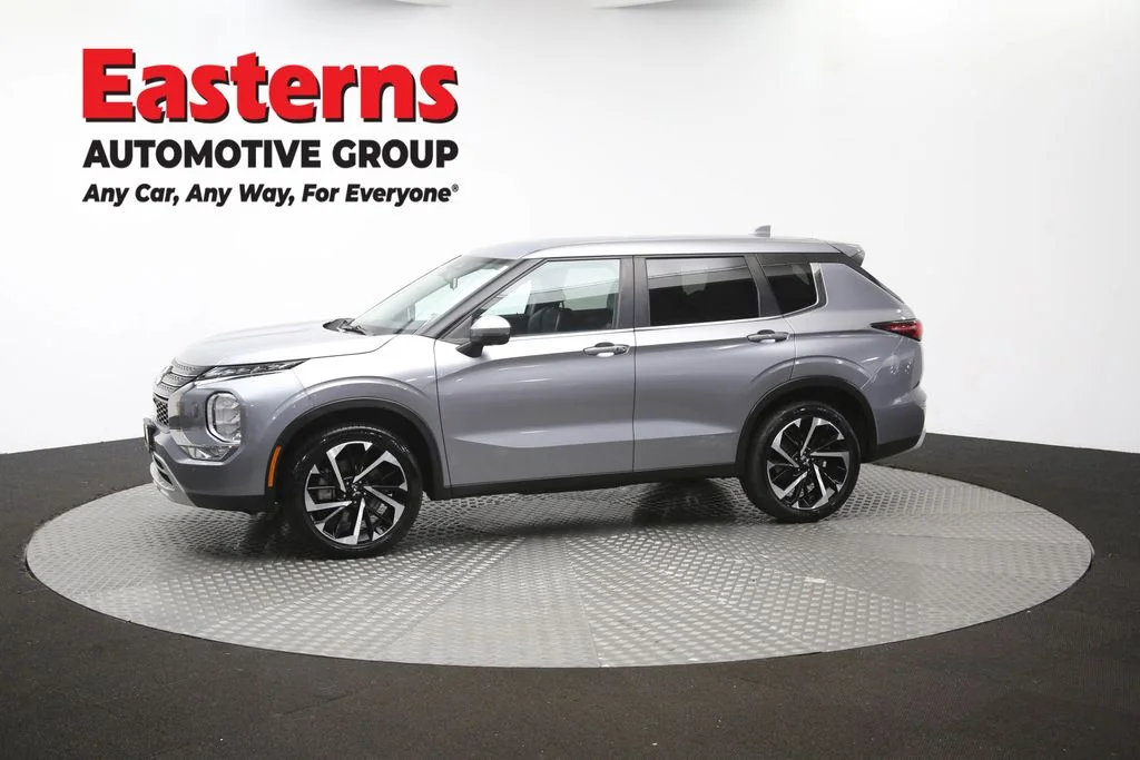 Used 2024 Gray Mitsubishi SE image 59