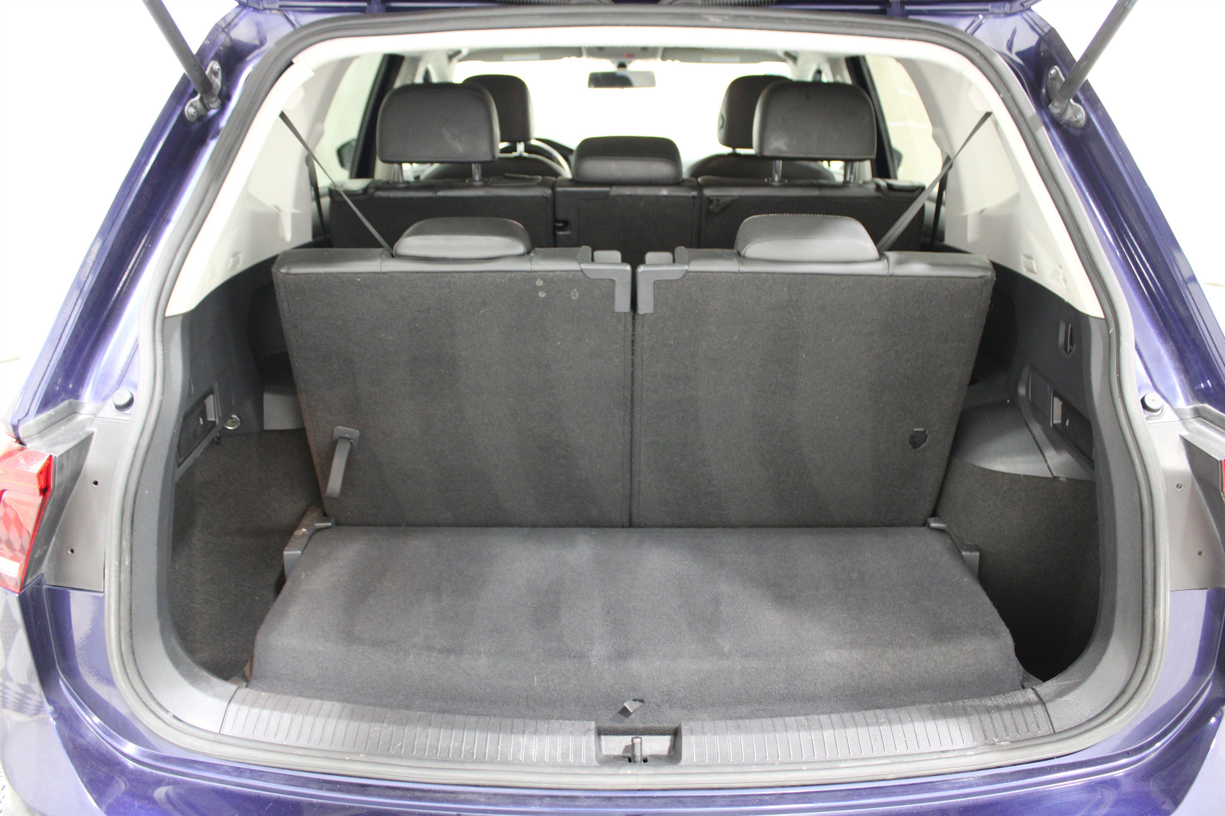 Used 2021 Atlantic Blue Metallic Volkswagen SE image 23