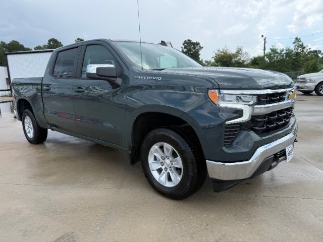 Used 2025 Cypress Gray Chevrolet LT image 7