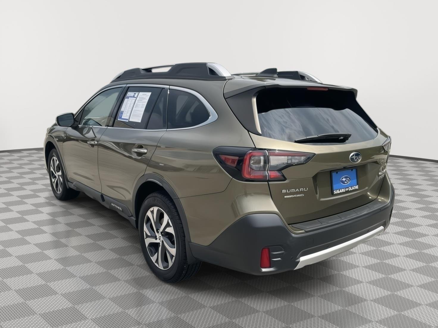 Used 2020 Autumn Green Metallic Subaru Touring image 13