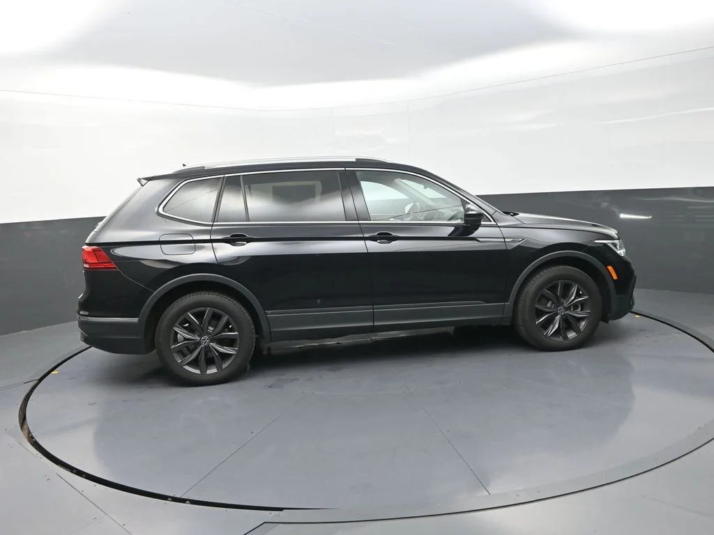Used 2023 Black Volkswagen 2.0T SE image 11