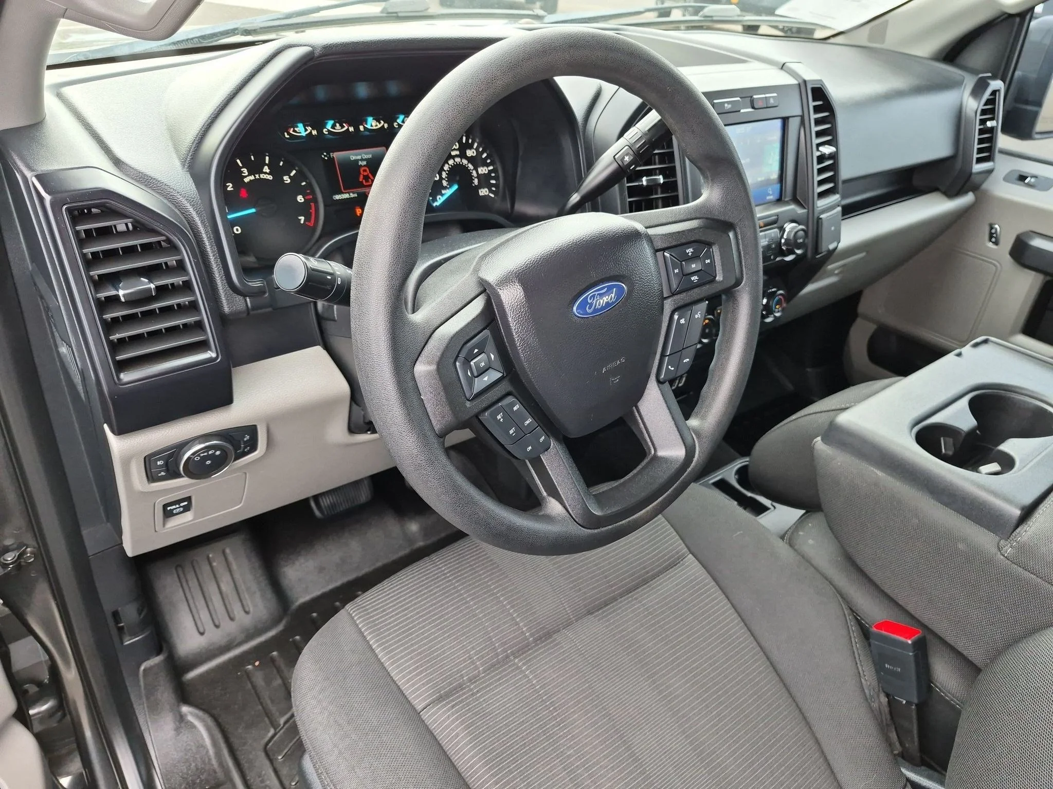 Used 2019 Magnetic Metallic Ford XL image 10