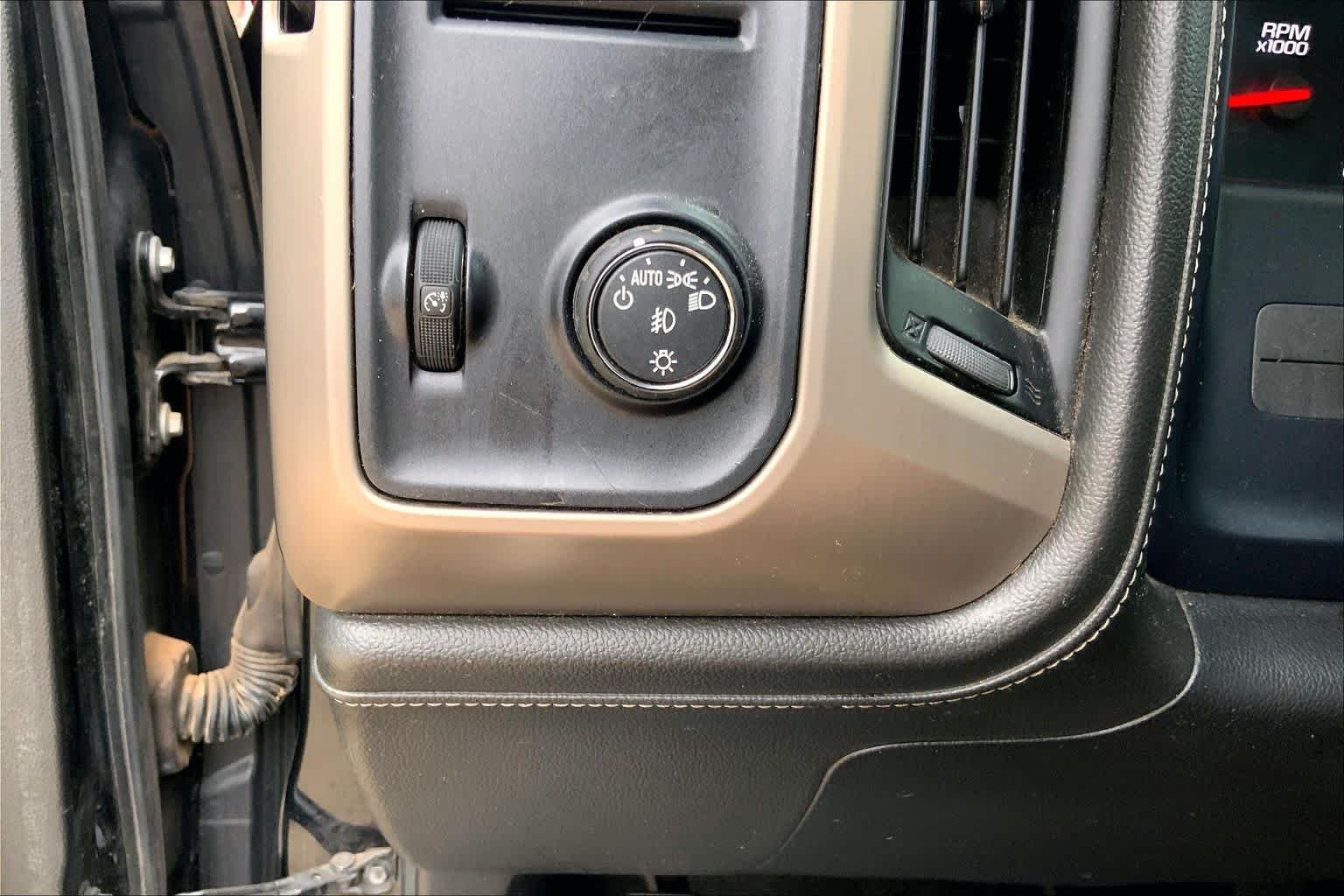 Used 2015 Onyx Black GMC Denali image 33