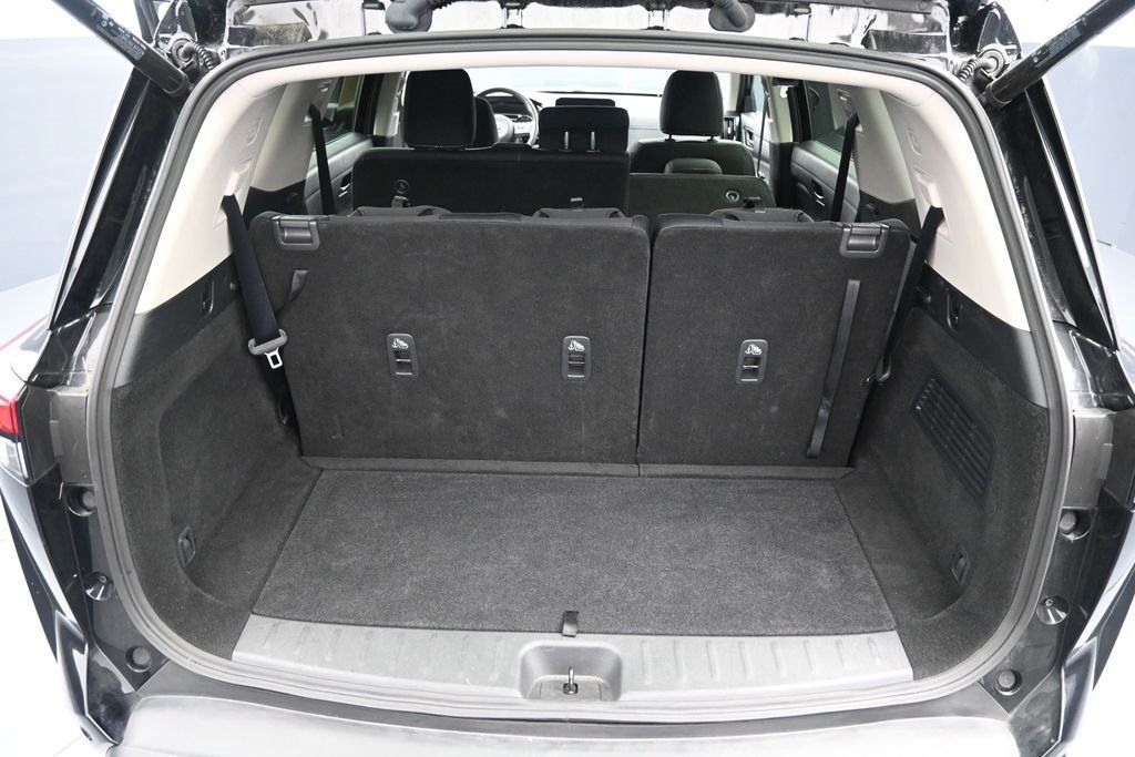 Used 2025 Super Black Nissan SV image 9