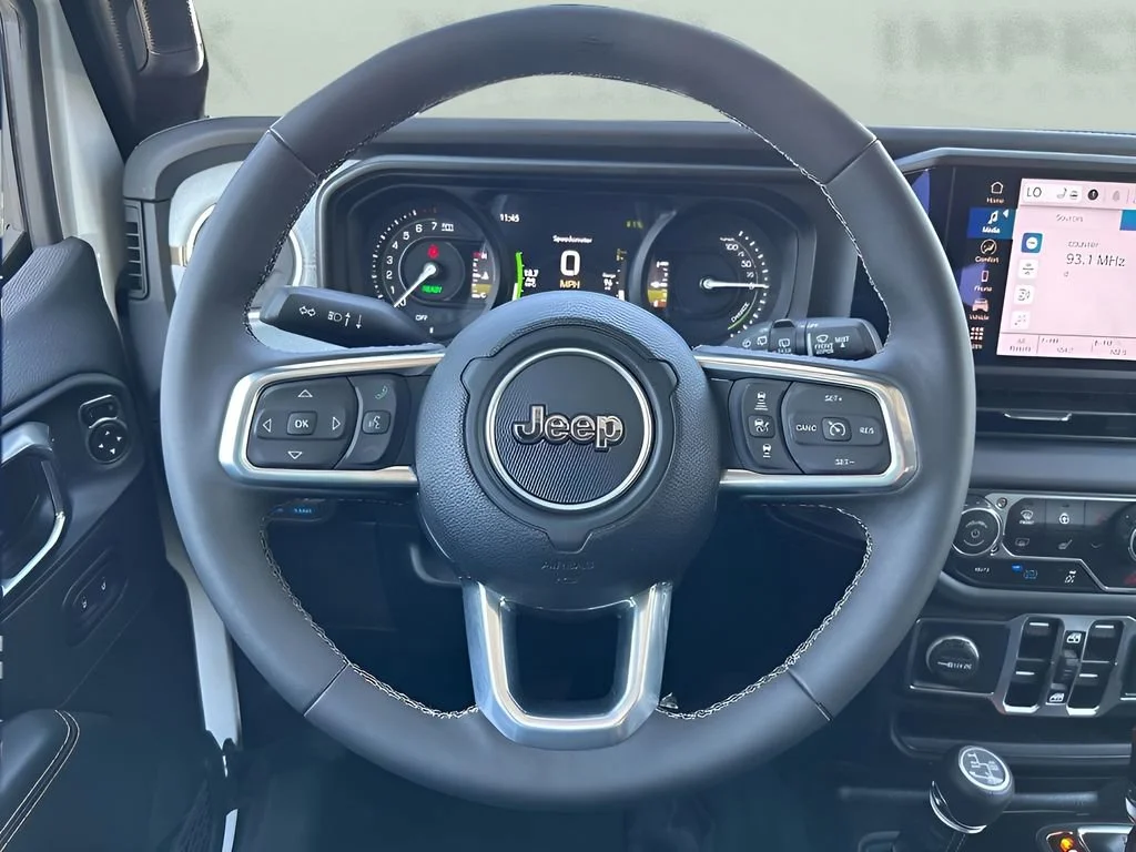 Used 2025 White Jeep Sahara image 12