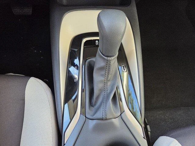 Used 2026 Wind Chill Pearl Toyota LE image 16