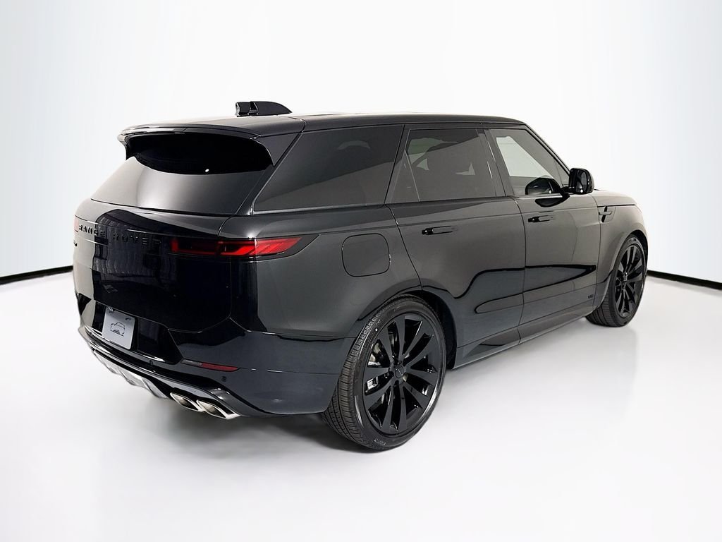 New 2026 Santorini Black LAND ROVER Dynamic SE image 5