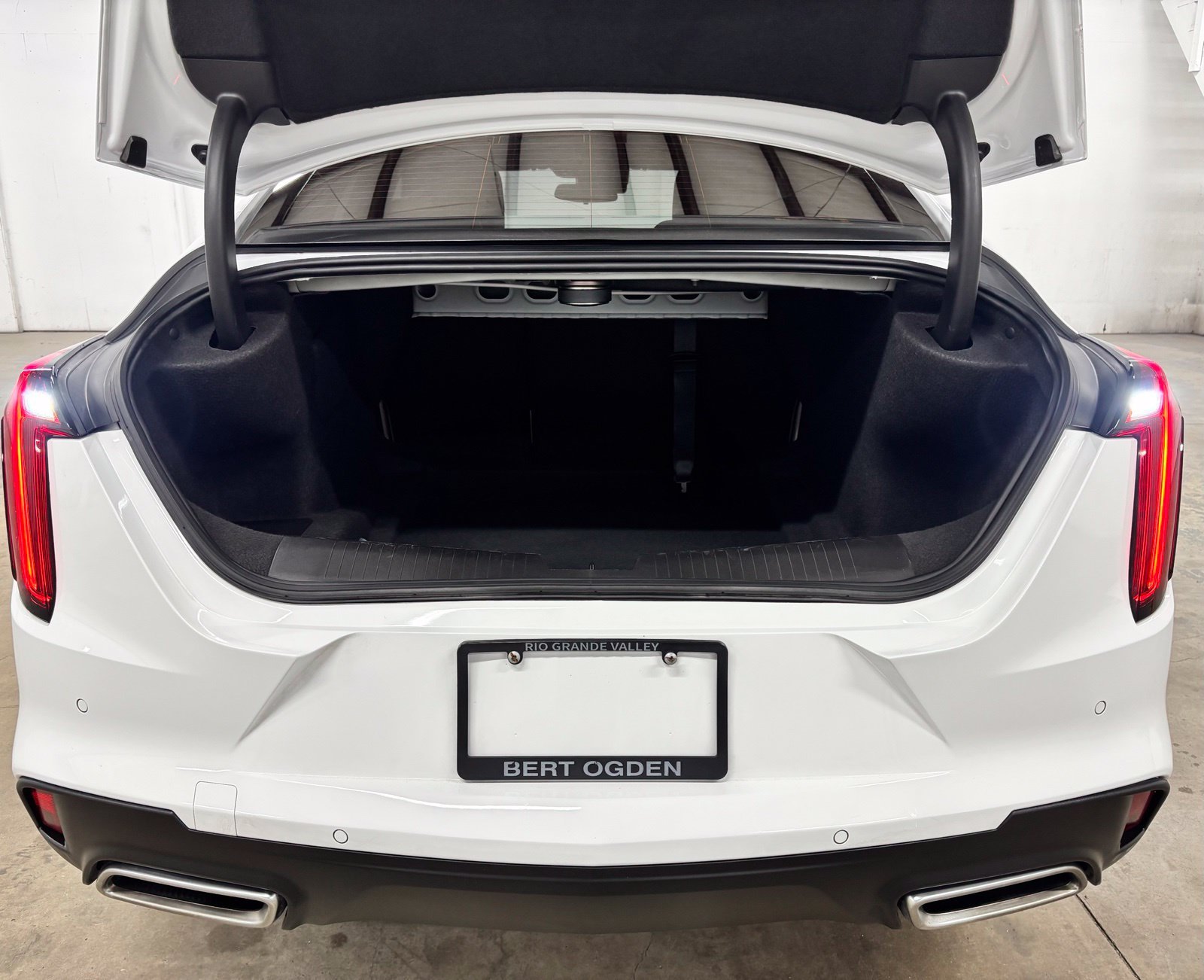 Used 2024 White Cadillac Luxury image 26