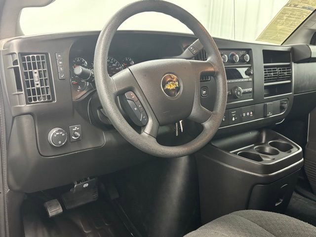 2024 Chevrolet Express Cargo Work Van - Photo 13