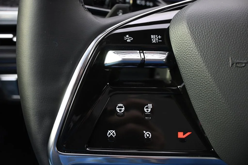 2025 Cadillac Escalade IQ Sport 1 - Photo 36