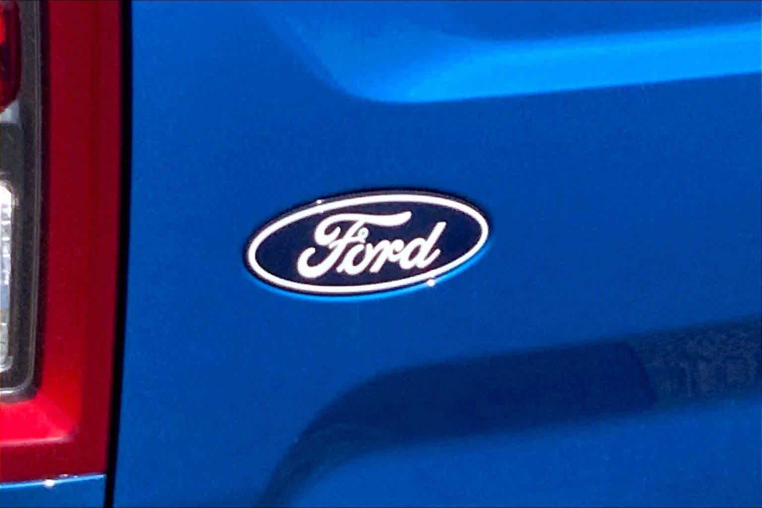 New 2026 Velocity Blue Metallic Ford Big Bend® image 15