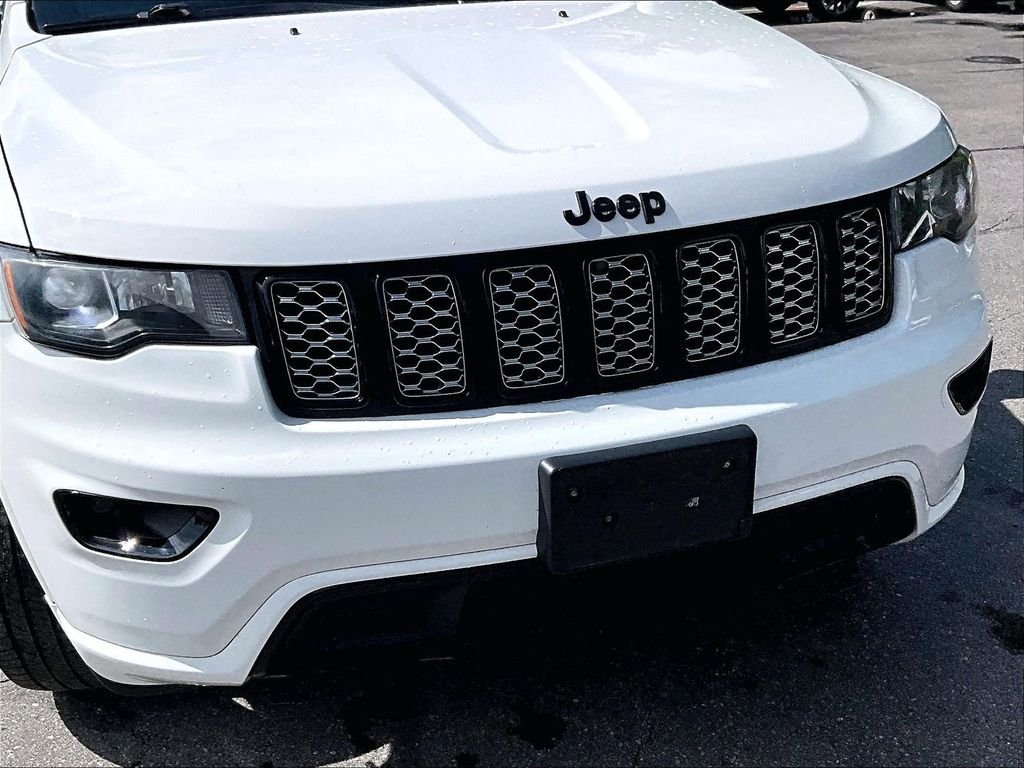 Used 2019 Bright White Clearcoat Jeep Altitude image 5