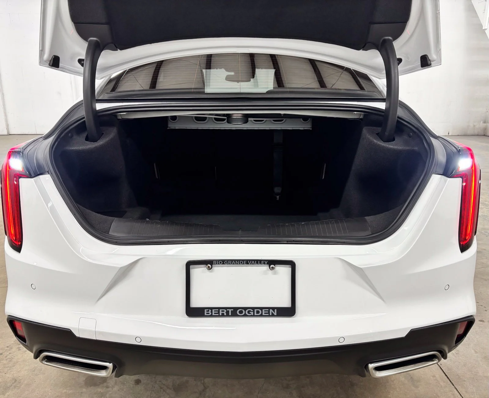 Used 2024 White Cadillac Luxury image 26