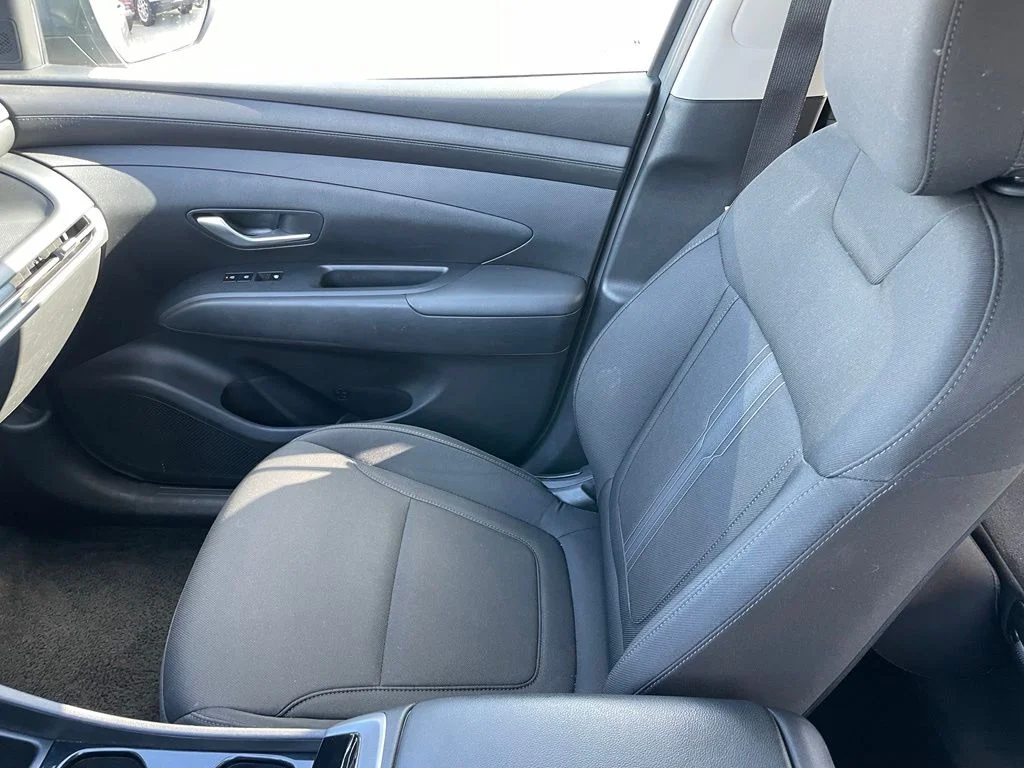 Used 2025 Hampton Gray Hyundai SEL image 18