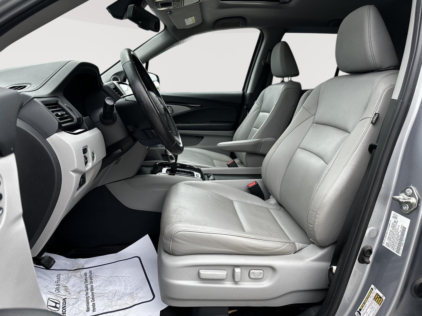 Used 2019 Lunar Silver Metallic Honda RTL-E image 7