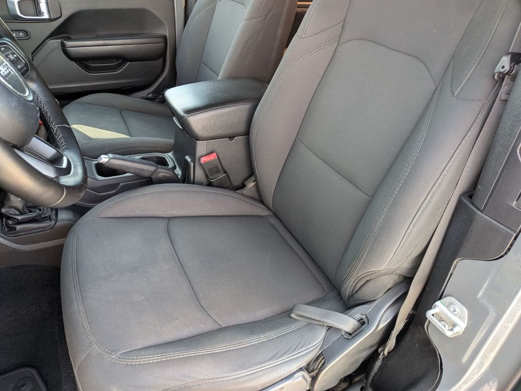 Used 2020 Gray Jeep Sport S image 29