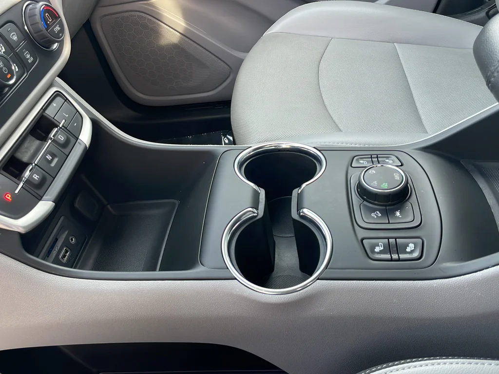 Used 2022 Silver GMC SLT image 23