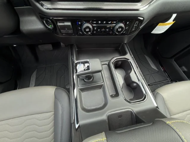 2026 Chevrolet Silverado 1500 ZR2 - Photo 17