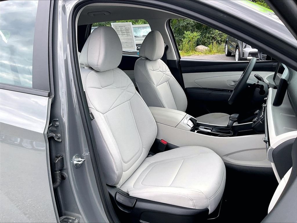 Used 2026 Hampton Gray Hyundai SE image 10