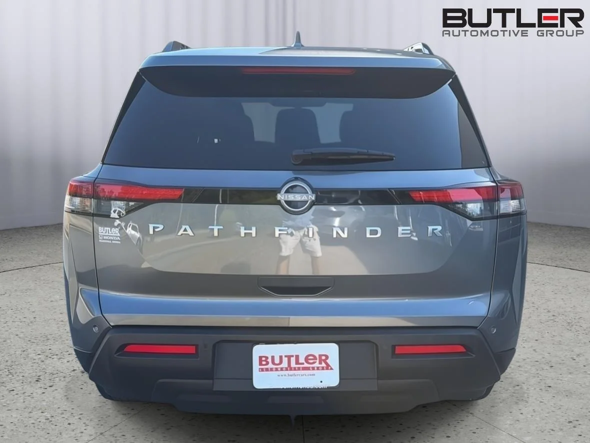 Used 2025 Gun Metallic Nissan SV image 5