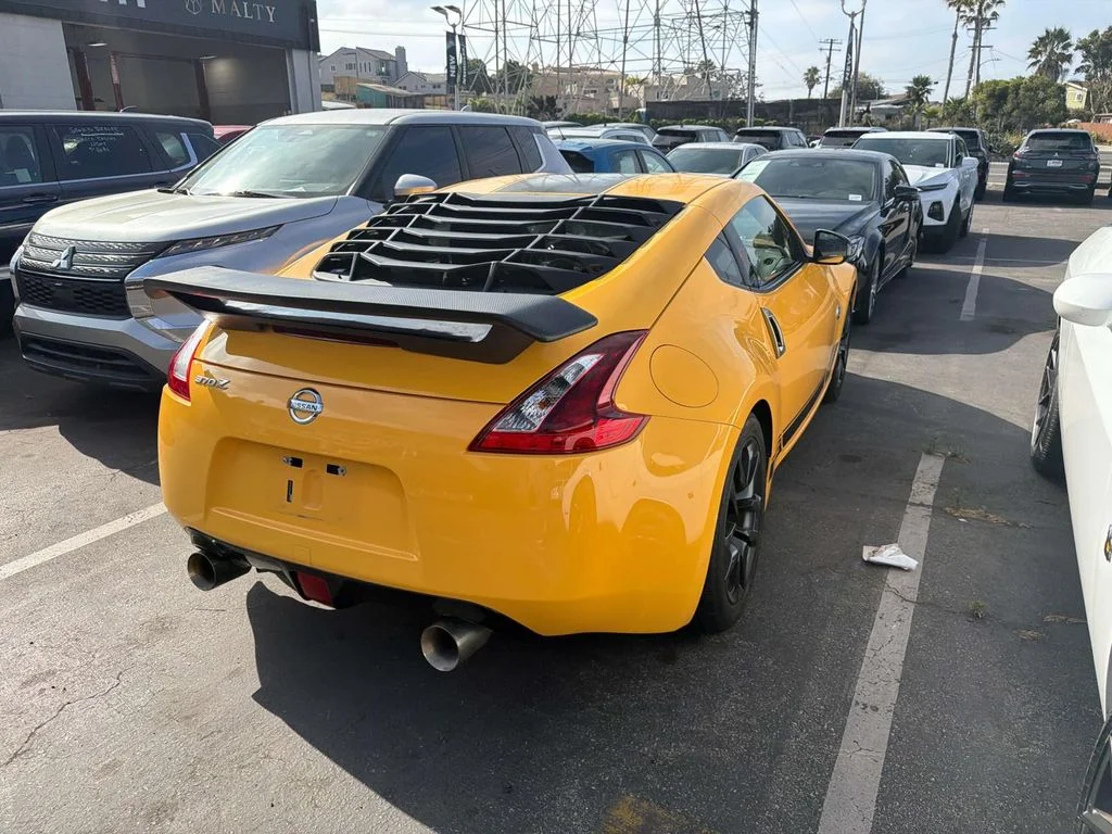 Used 2018 Chicane Yellow Nissan  image 5
