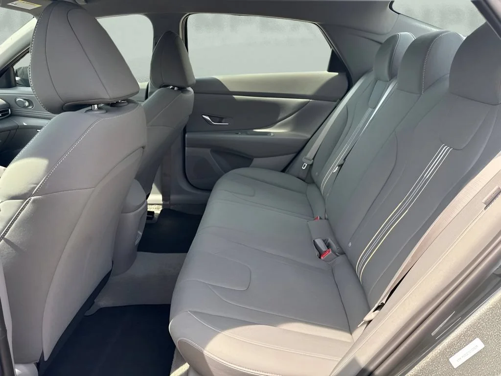 Used 2026 Gray Hyundai SEL Sport image 10
