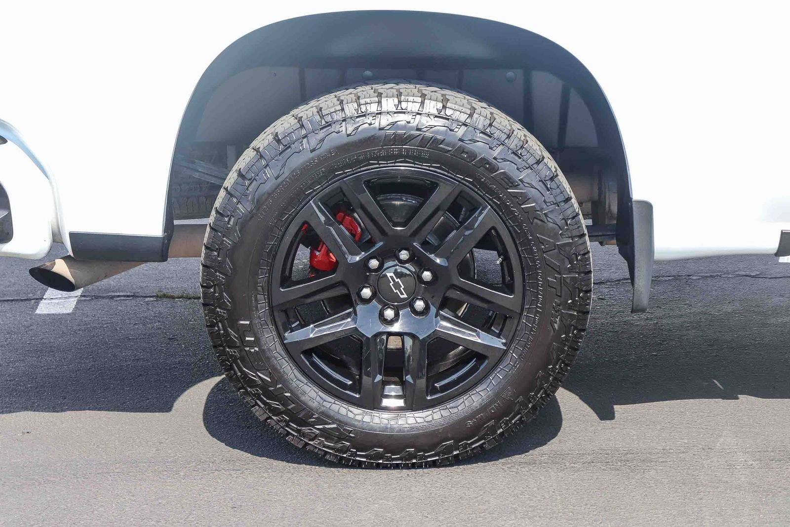 Used 2022 Summit White Chevrolet Custom image 9