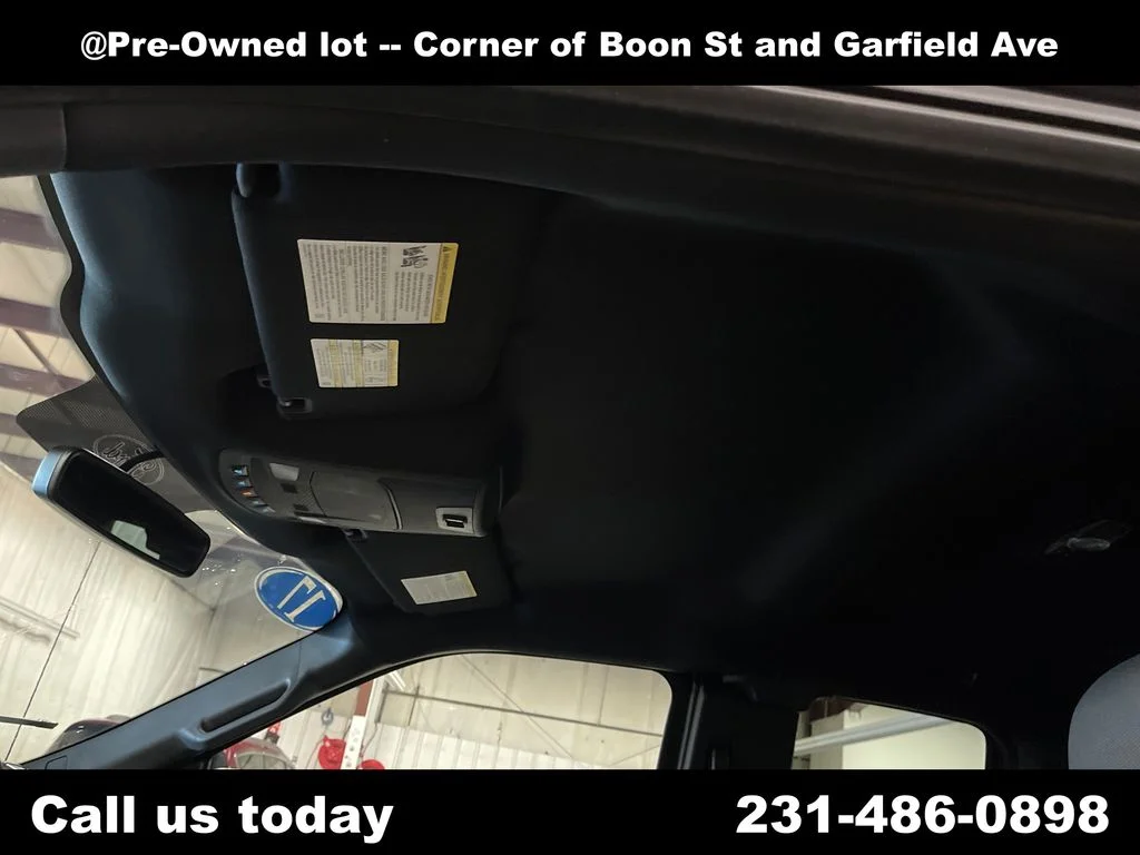 Used 2017 Black Ford XLT image 13