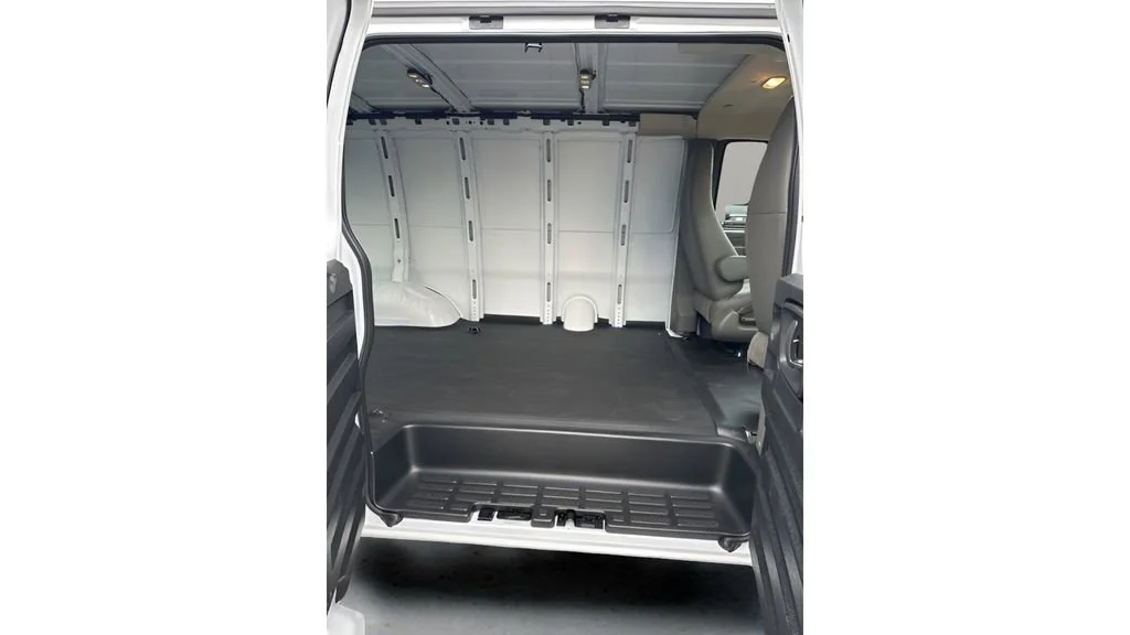 2025 Chevrolet Express Cargo Work Van - Photo 17