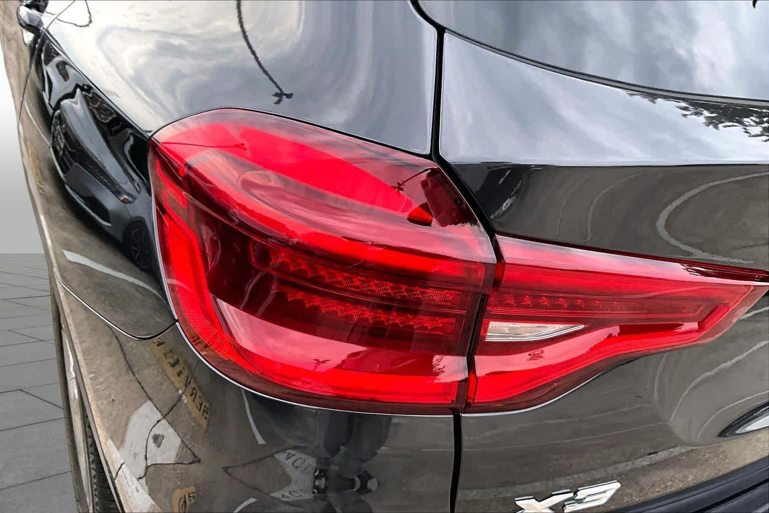 Used 2020 Dark Graphite Metallic BMW sDrive30i image 28