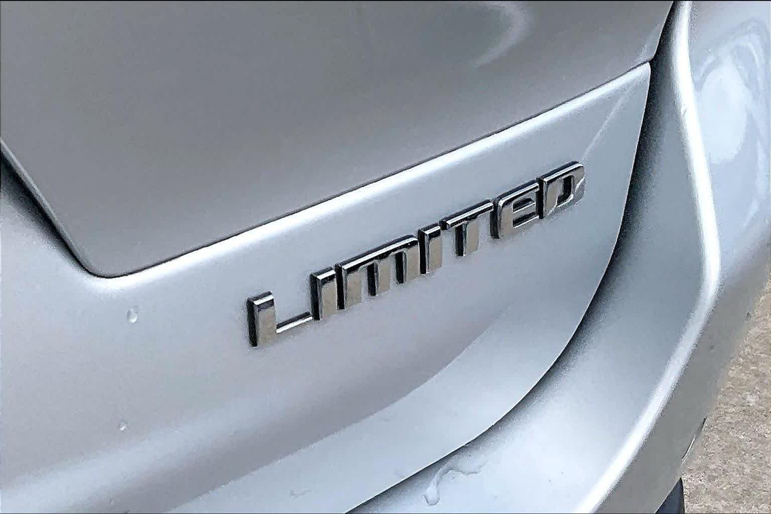 Certified Used 2023 Silver Zynith Jeep Limited image 10