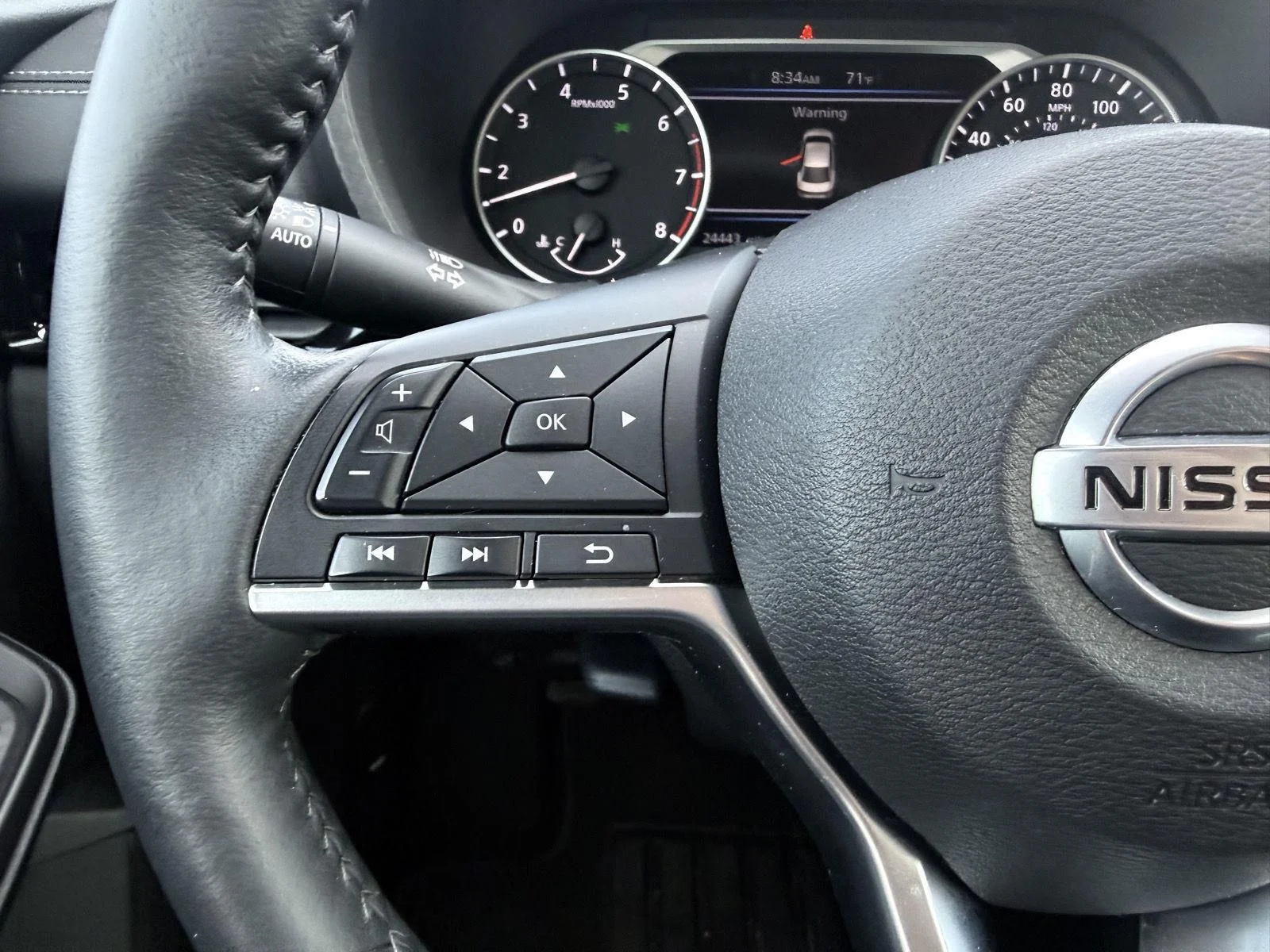 Used 2023 Rosewood Metallic Nissan SV image 9