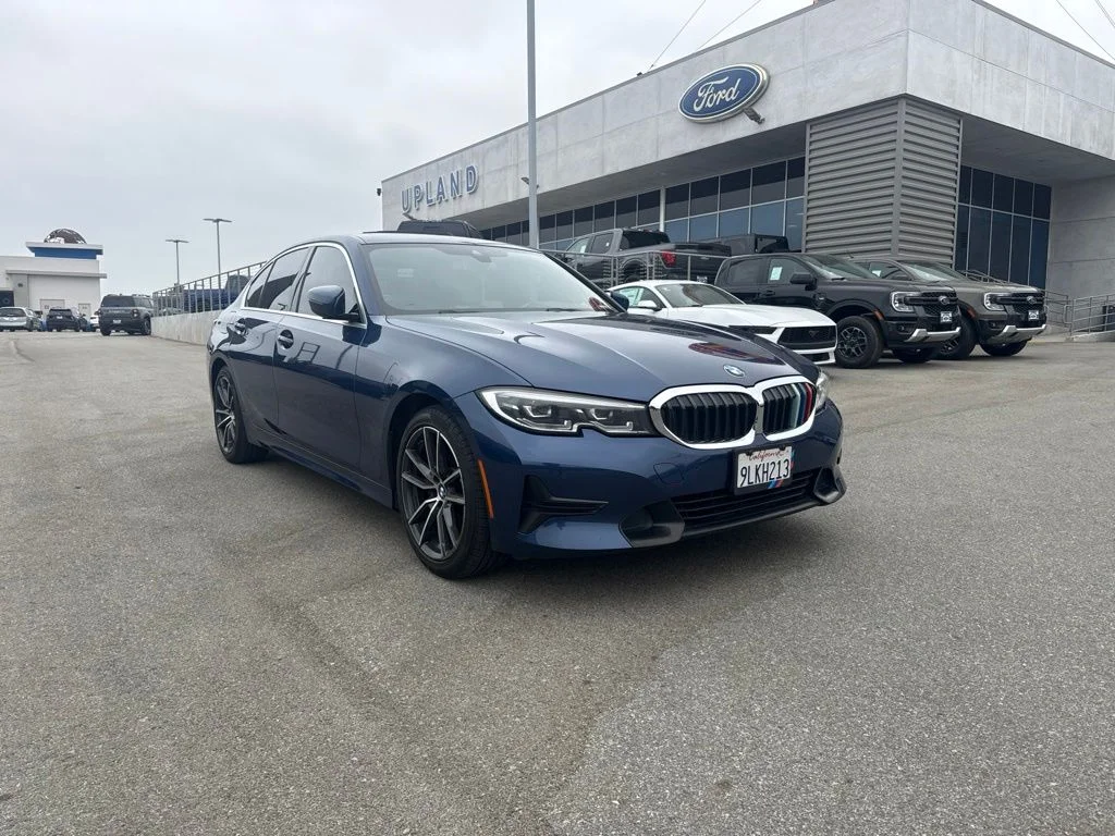 2021 BMW 3 Series 330i Sedan's photo