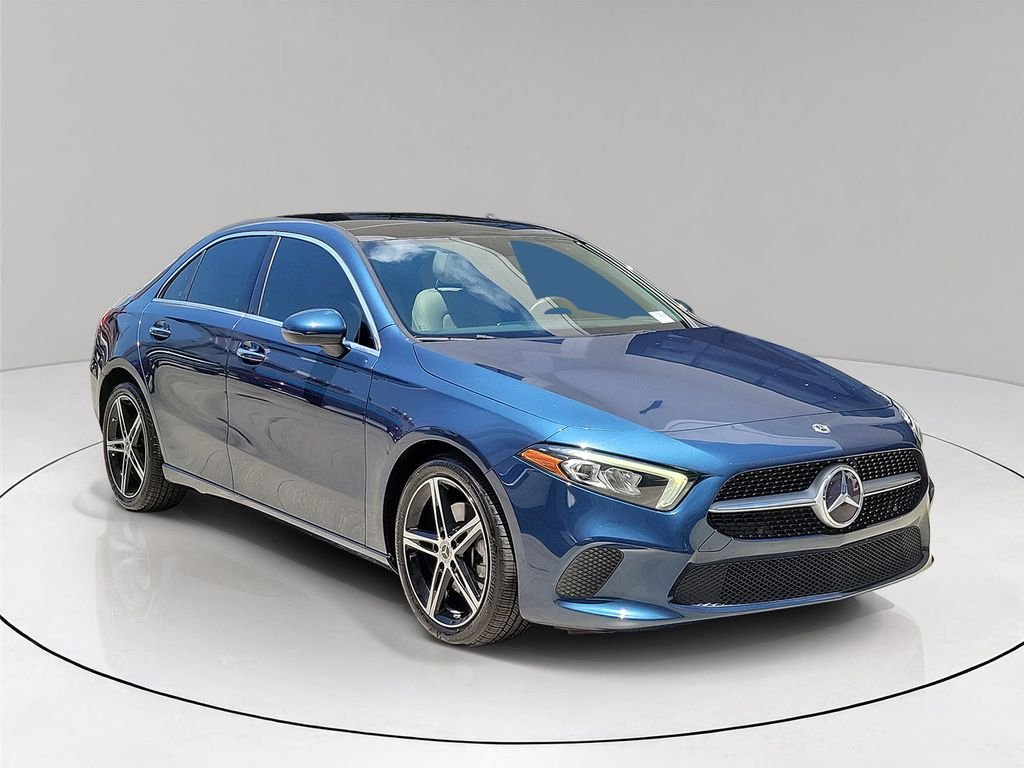 2022 Mercedes-Benz A-Class A220's photo