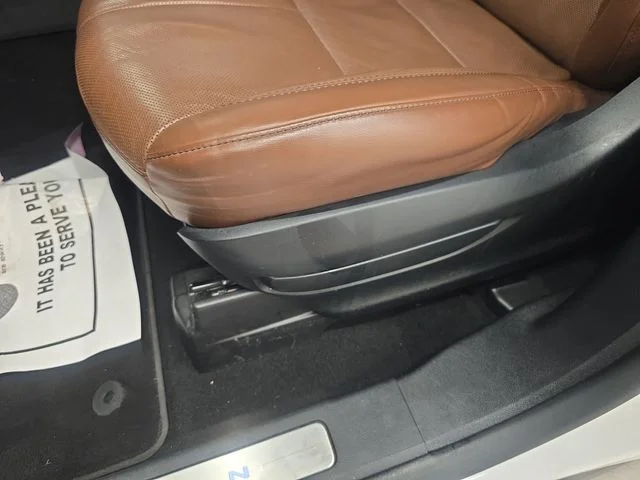 Used 2020 Pristine White Lincoln Reserve image 37
