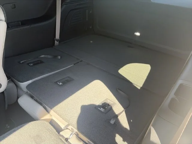 New 2027 White GMC Elevation image 12