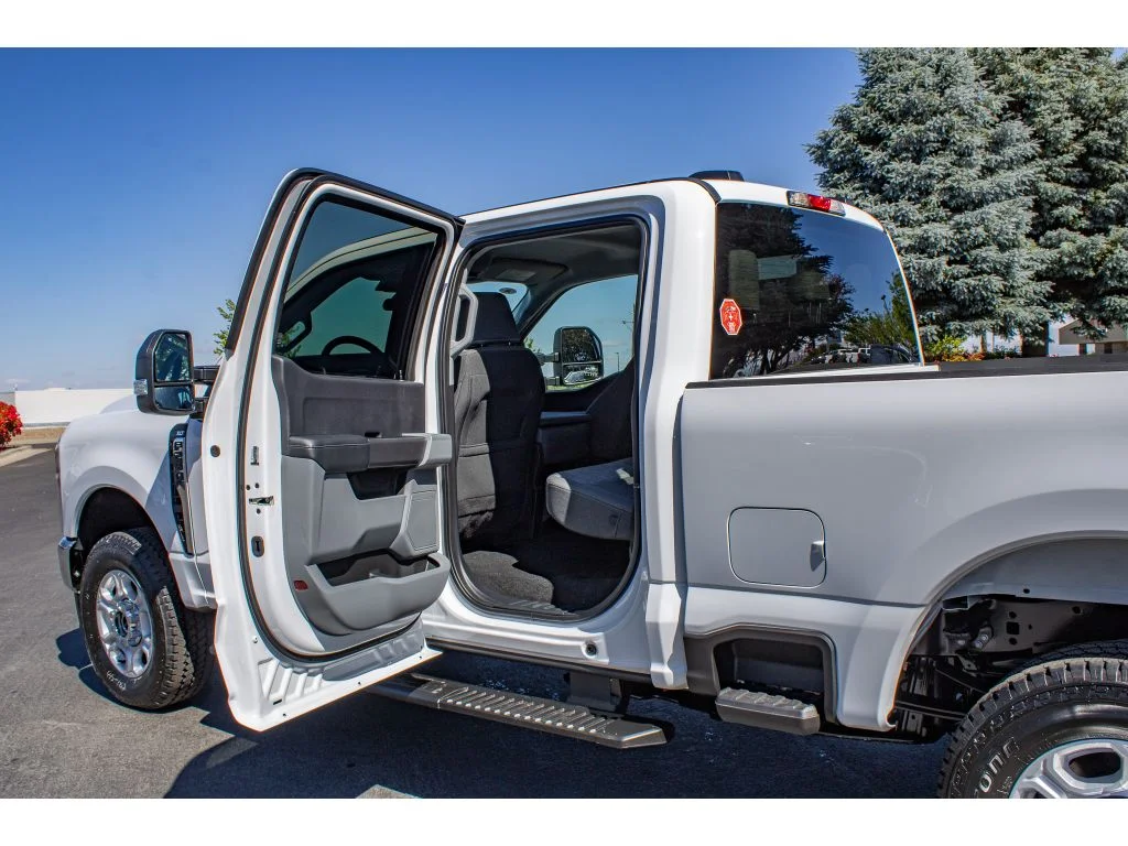New 2026 OXFORD WHITE Ford XLT image 13