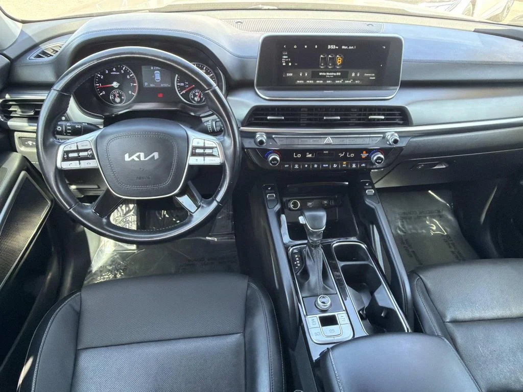 Used 2022 GRAVITY GREY Kia S image 10