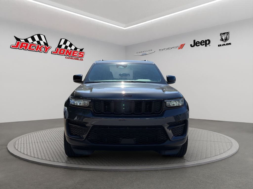 Used 2024 Baltic Gray Metallic Clearcoat Jeep Altitude X image 14