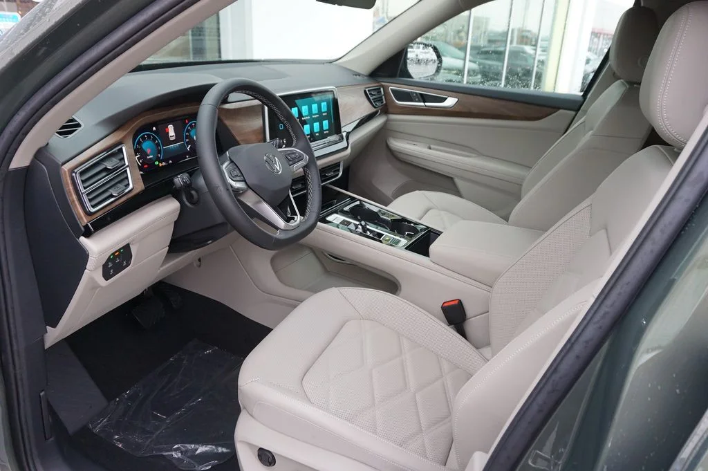 New 2026 Green Volkswagen 2.0T SE w/Technology image 9