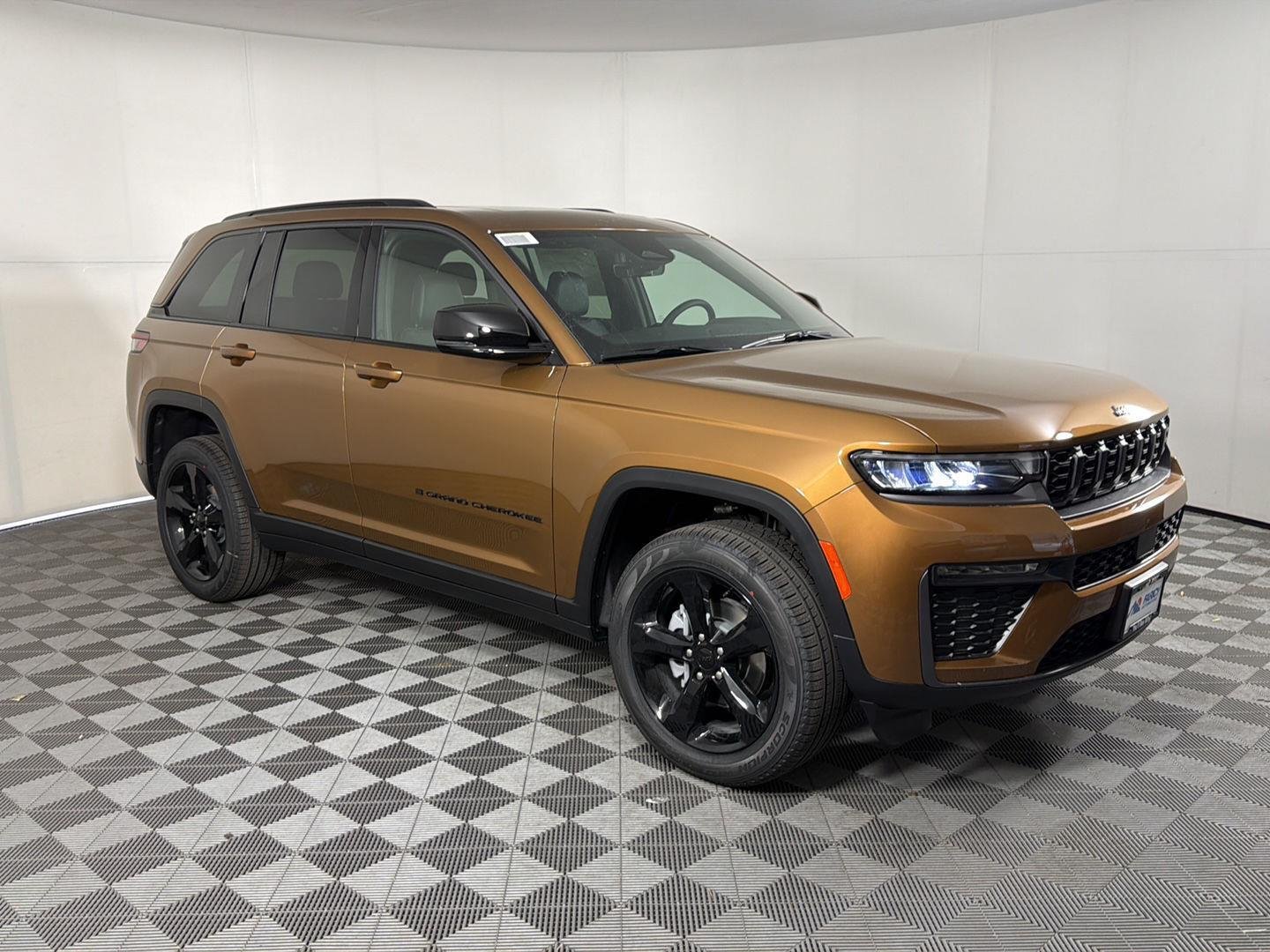 New 2026 Copper Shino Metallic Clear-Coat Exterior Paint Jeep Limited image 2
