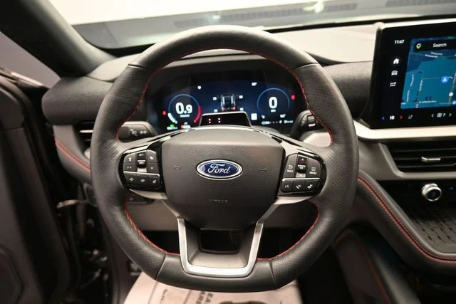 Certified Used 2025 Agate Black Metallic Ford ST-Line image 15