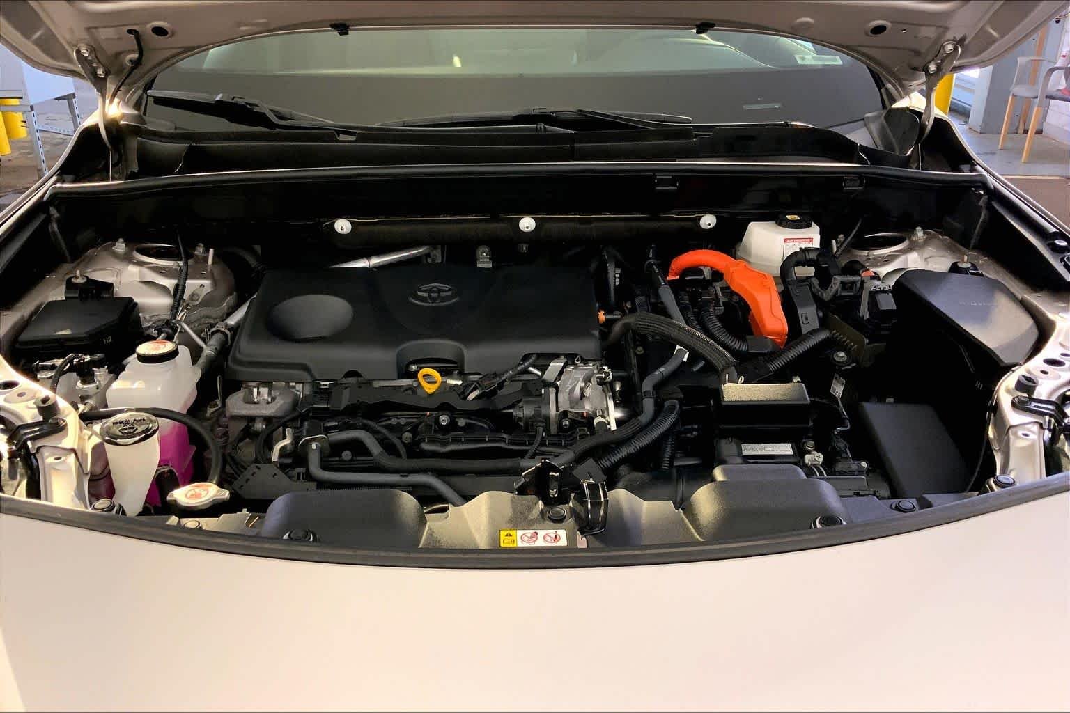 Used 2022 Titanium Glow Toyota XLE image 30