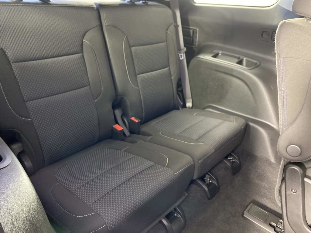 Used 2023 White GMC SLE image 14