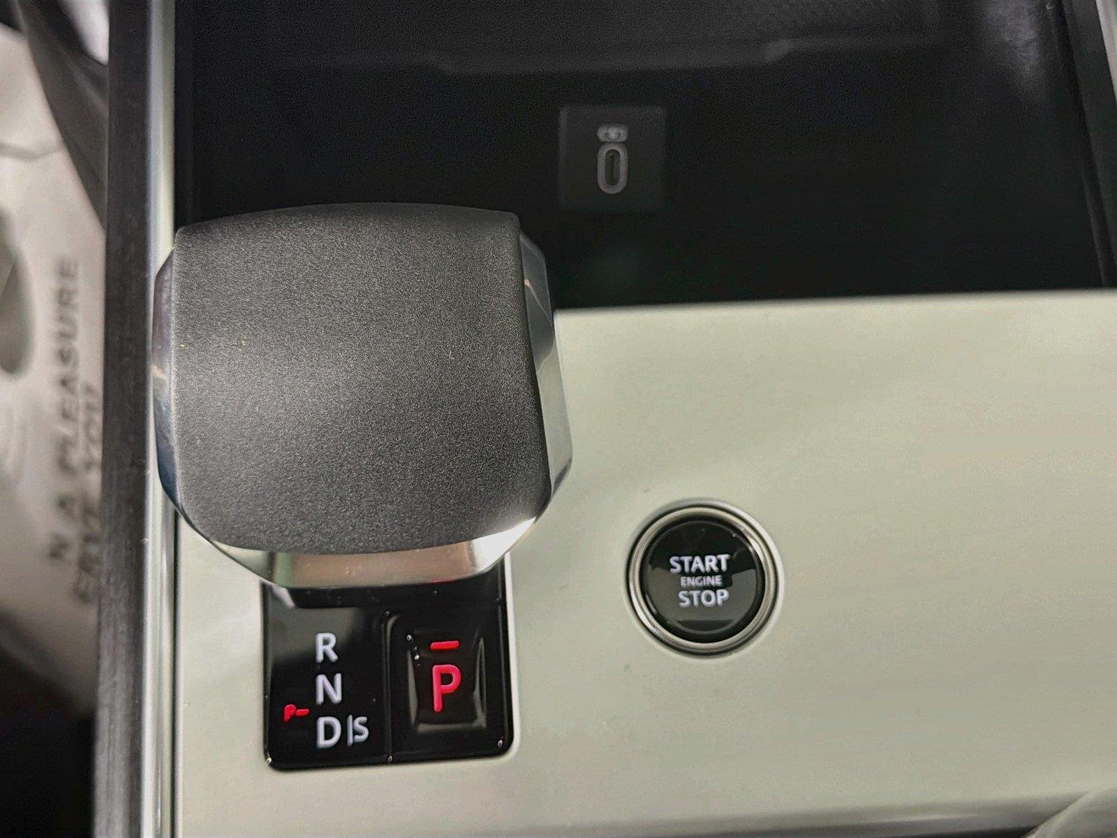 2026 Land Rover Range Rover SE - Photo 16