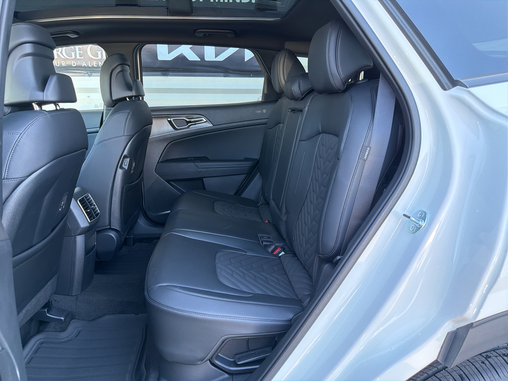 New 2027 Snow White Pearl Kia X-Line image 11